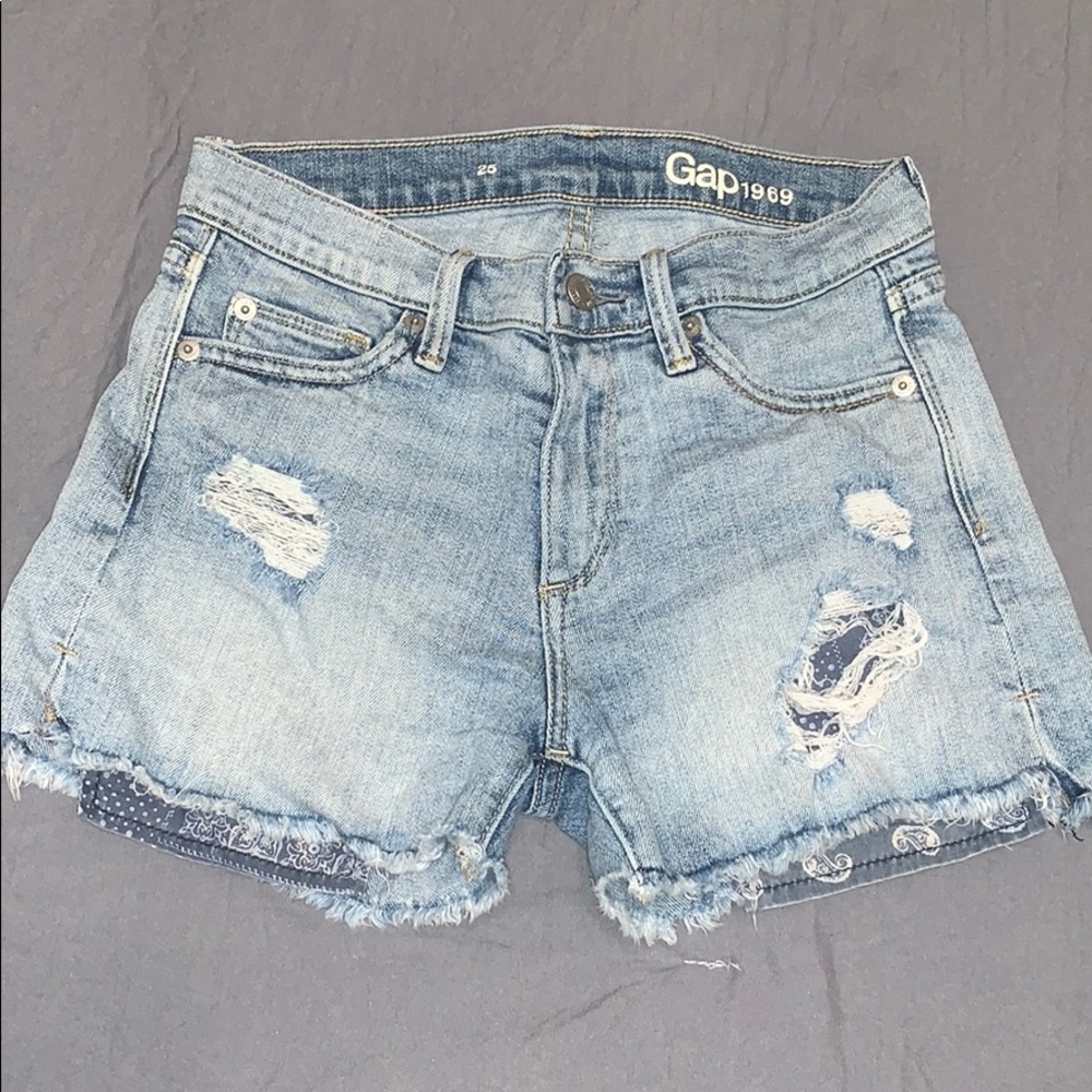Distressed Gap shorts